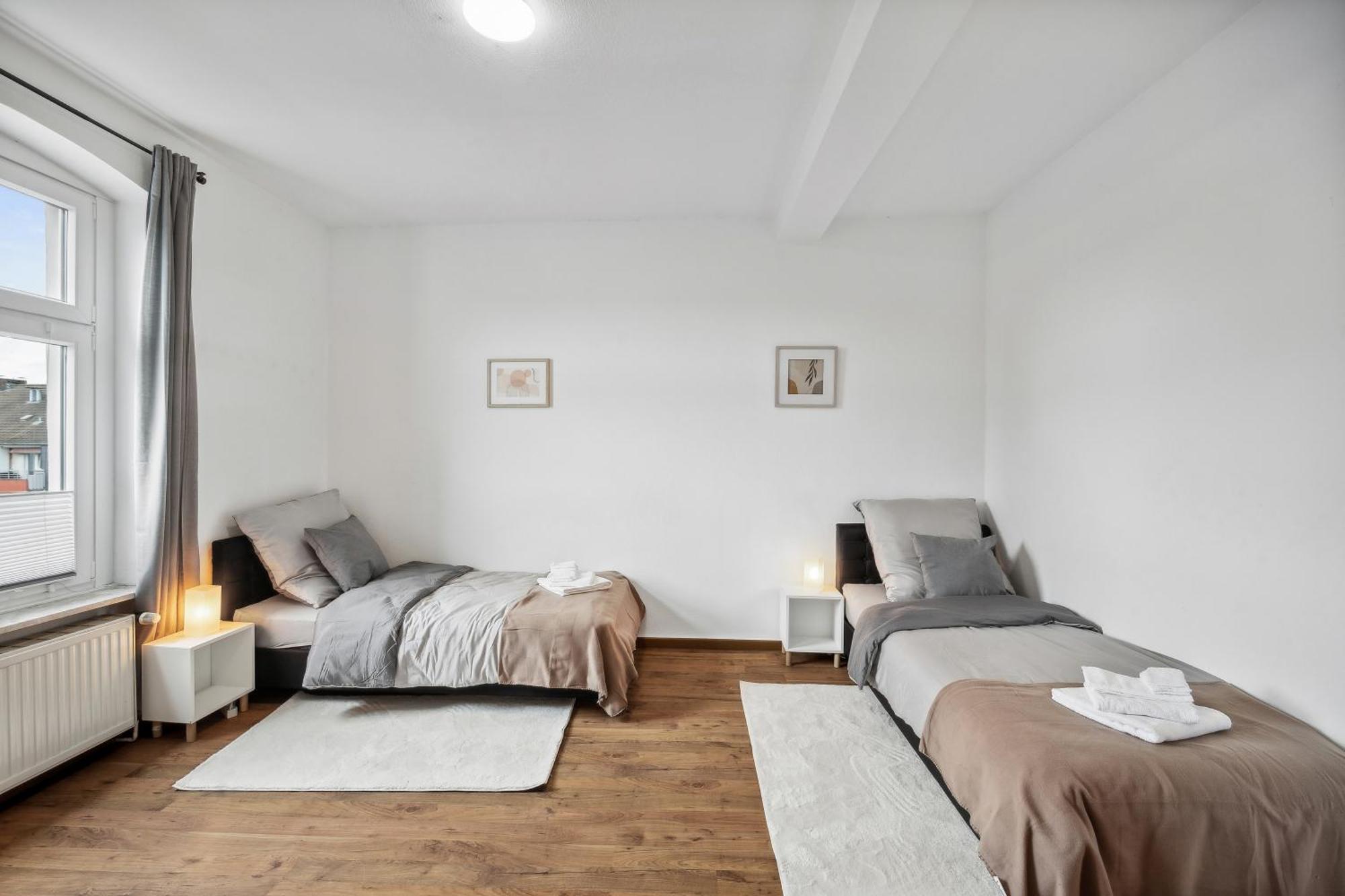 Wupper Home Ii, Top Lage Ideal Fuer Geschaeftsleute, Monteure, Familien, 3 Zimmer, Flachbild-Tv Wuppertal Esterno foto