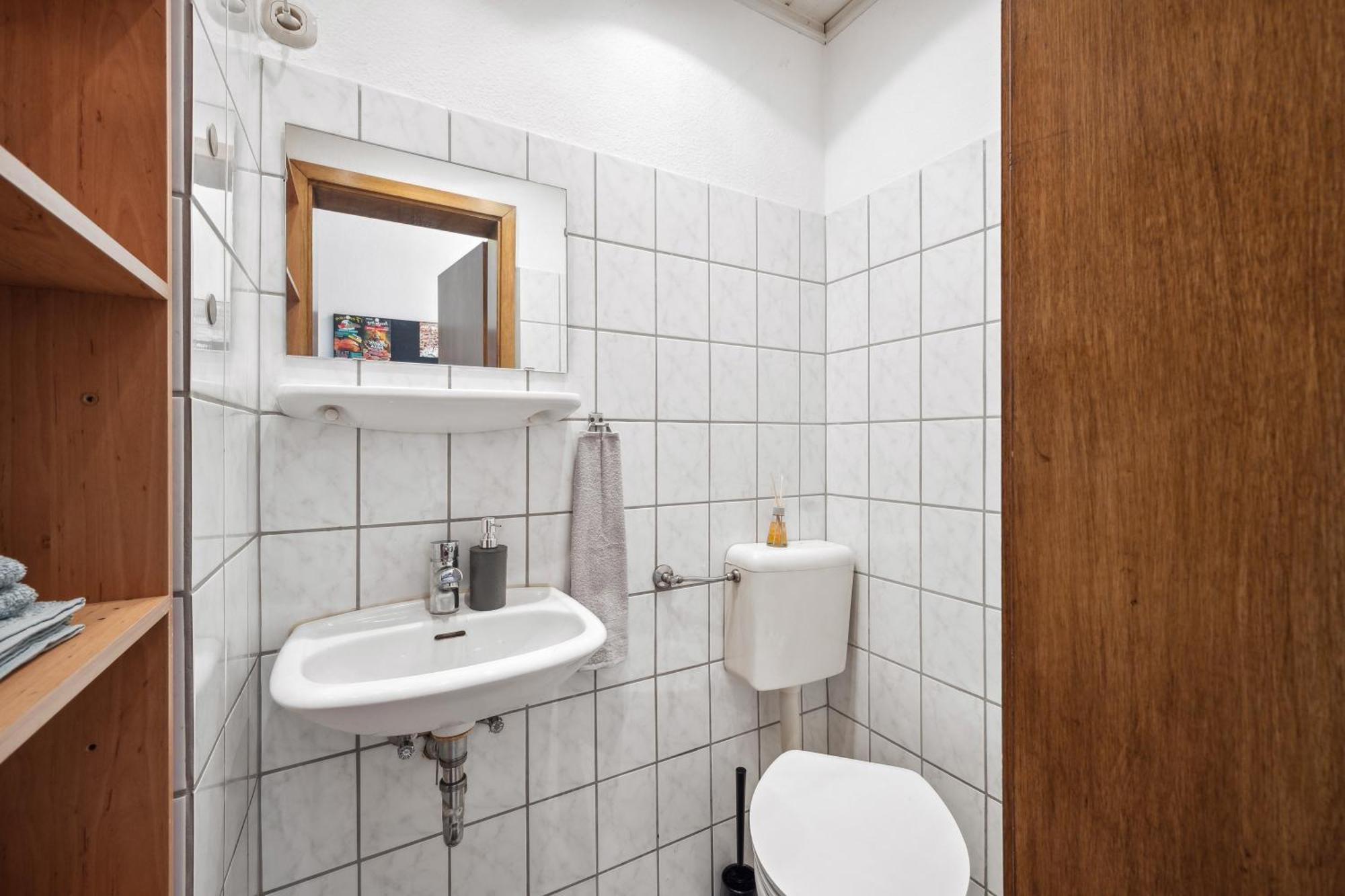 Wupper Home Ii, Top Lage Ideal Fuer Geschaeftsleute, Monteure, Familien, 3 Zimmer, Flachbild-Tv Wuppertal Esterno foto